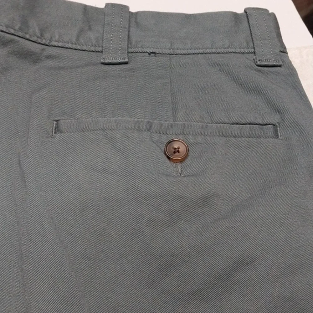 J.Crew Men's Size 33 Flat Front Chino Shorts 9